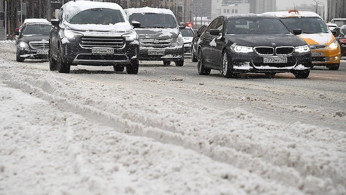 Автоэксперт объяснил, почему в Москве и Санкт-Петербурге машины ржавеют  быстрее - KP.RU