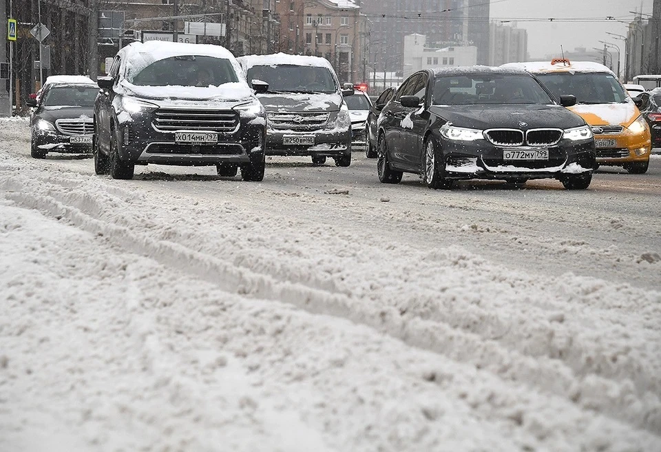 Автоэксперт объяснил, почему в Москве и Санкт-Петербурге машины ржавеют быстрее