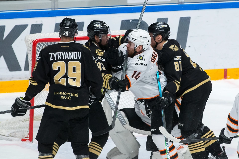Сражение хоккеистов прошло во Владивостоке.