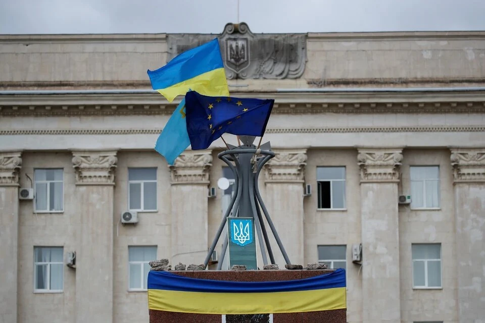 На Украине власти Верхнеднепровска отказались демонтировать памятник советскому деятелю Щербицкому