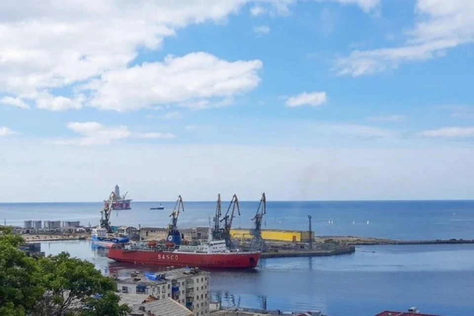 В акватории порта Ванино паром начало топить. Фото: Сахалинское морское пароходство