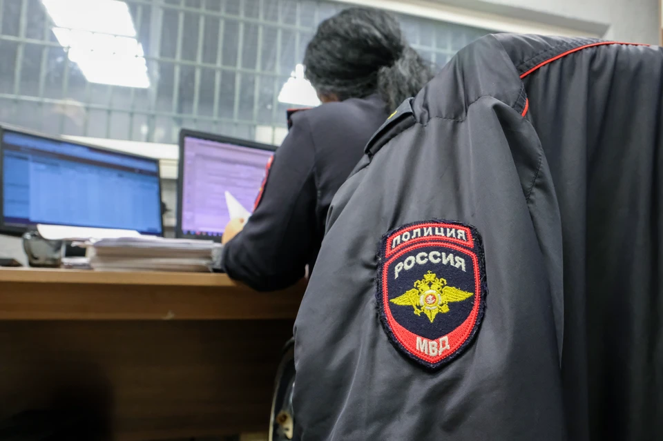 Полицейские Калининского района разыскивают мошенников, выманивших у пенсионера более 40 миллионов рублей
