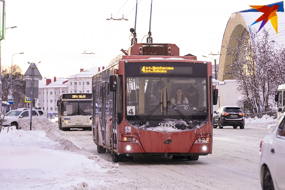 Передвижение автобусов и троллейбусов показывается в режиме онлайн.