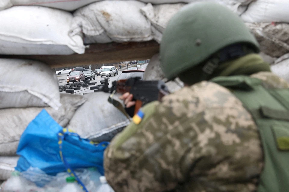 Родственники бойцов украинской теробороны потребовали вернуть их родных с передовой и оказать им медицинскую помощь.