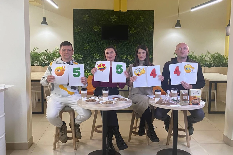 Иркутяне продегустировали продукты от “Слаты”. Фото ООО «Маяк»