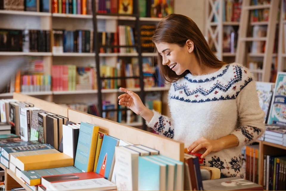 Москвичи чаще всего покупают книги о самопомощи и классические романы