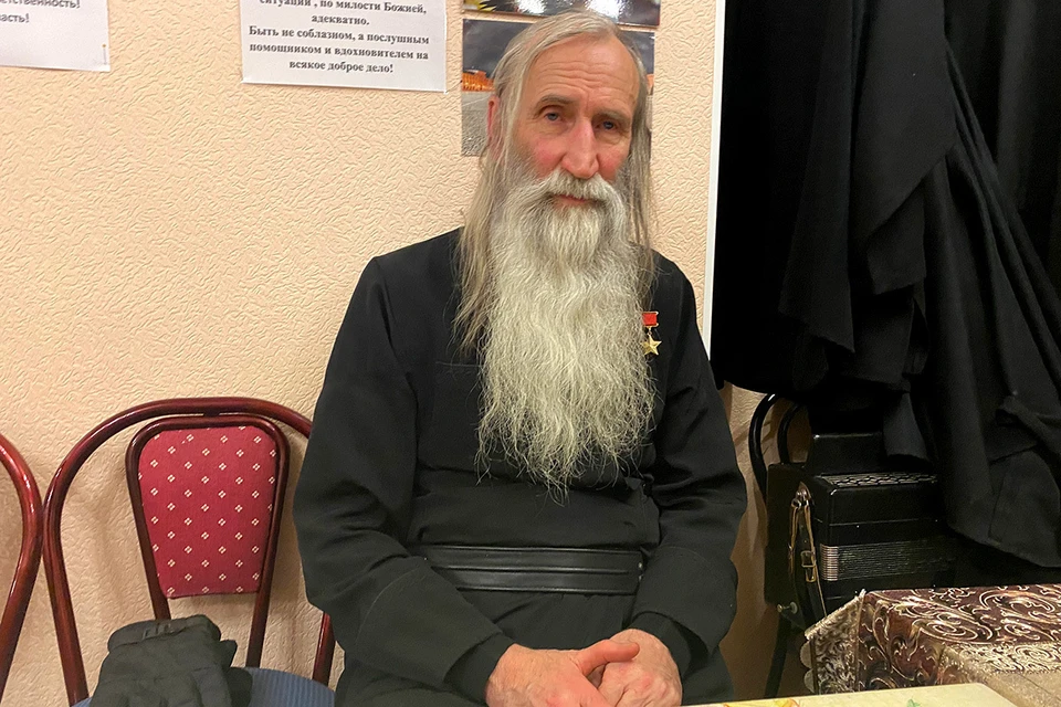 Отец Киприан, в миру Валерий Анатольевич Бурков.