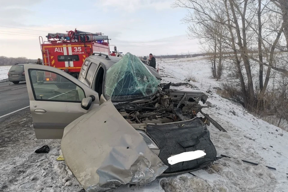 Пассажир и водитель погибли на месте