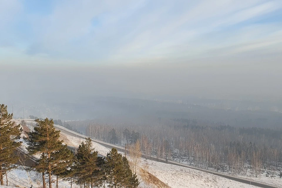 Красноярцы жалуются на серую дымку над городом