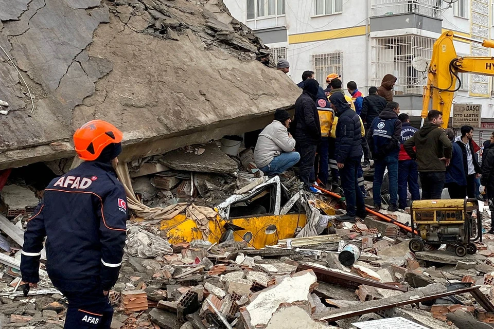 В Турции утром в понедельник, 6 февраля, случилось сильнейшее за последние 100 лет землетрясение.
