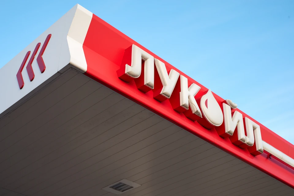 Роспотребнадзор взял пробы воздуха после пожара на заводе «Лукойл» в Нижегородской области.