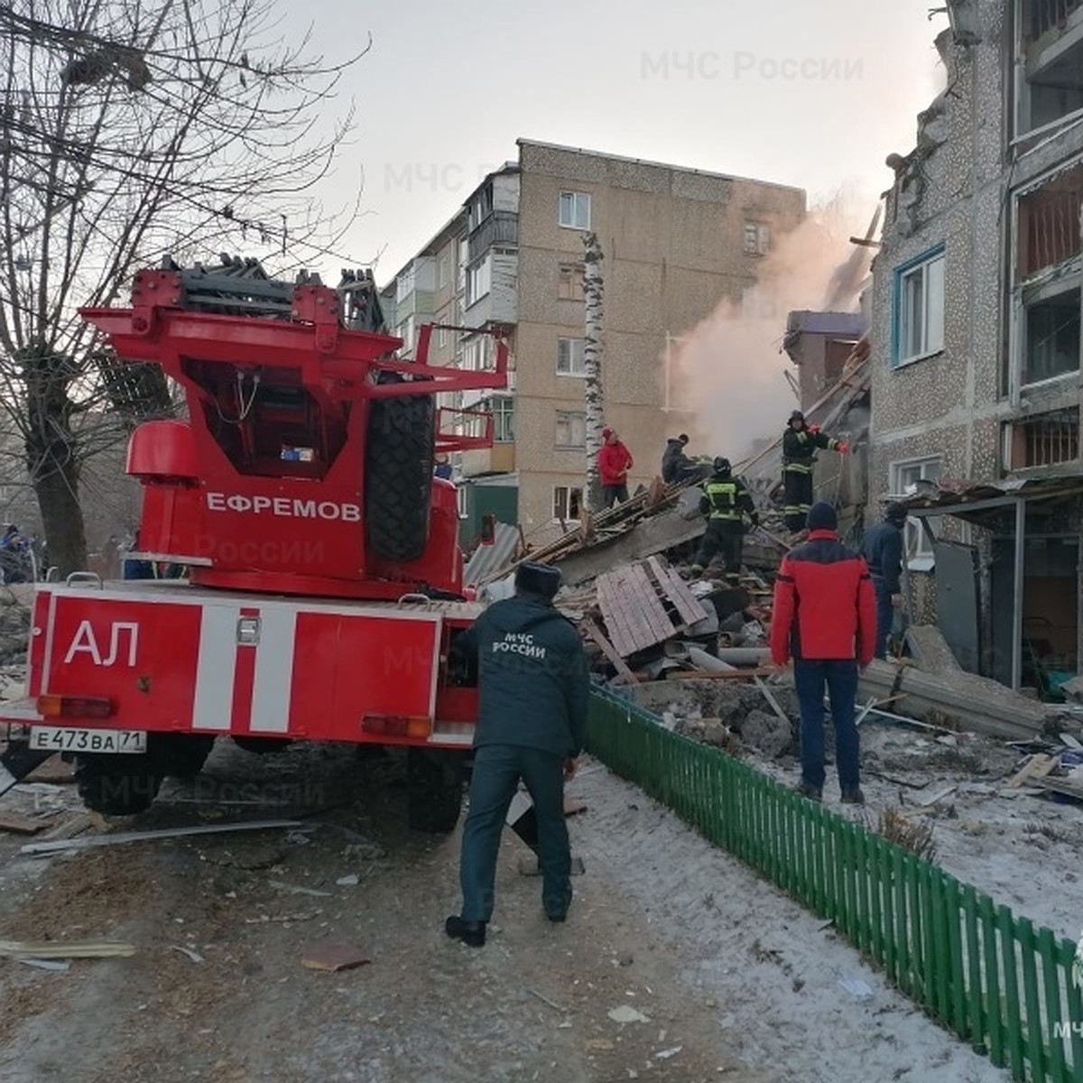 Маленького Диму выносили на руках»: очевидцы рассказали подробности  обрушения жилого дома под Тулой - KP.RU