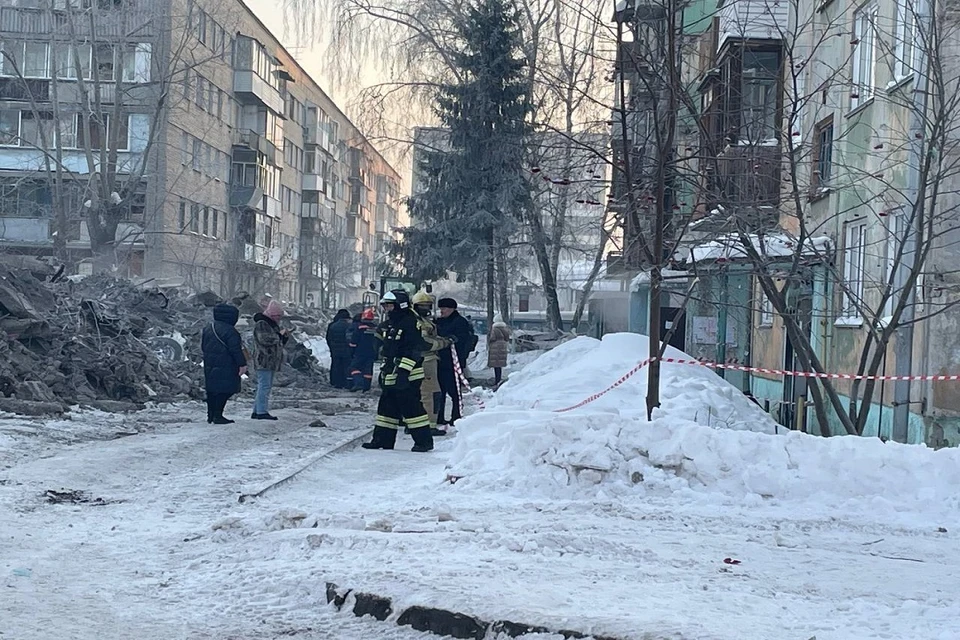 Число погибших при взрыве в пятиэтажке на Линейной,39 в Новосибирске выросло до 13 человек.