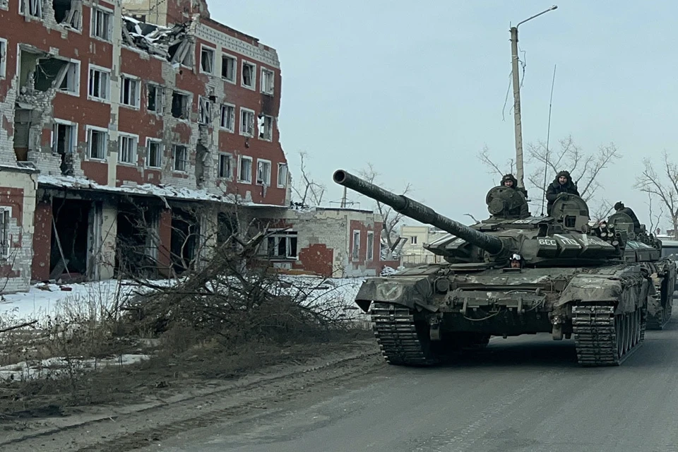 Русские войска на Луганщине освоили новую тактику - «активную оборону» - шаг за шагом продвигаясь вперед