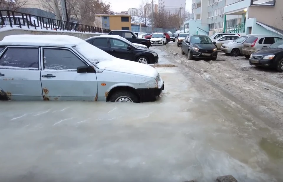 Вызволить авто из ледяного плена будет непросто