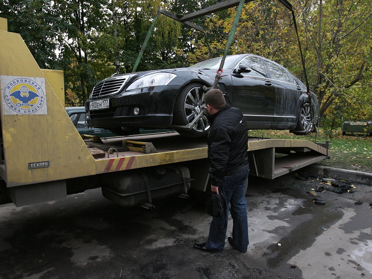 Брошенные во дворах Благовещенска автомобили начнут изымать - KP.RU