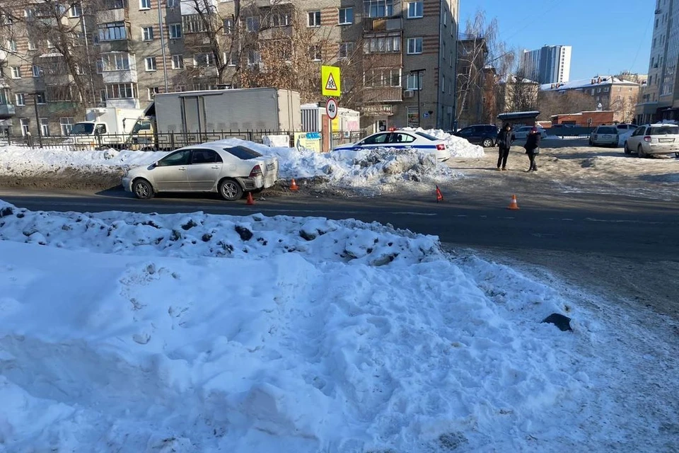 В Новосибирске иномарка сбила школьника, переходившего дорогу. Фото: Госавтоинспекция по Новосибирску