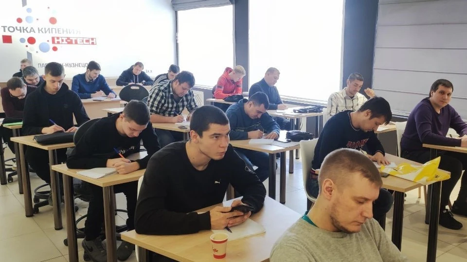 Участники программы сначала проходят теоретическое обучение, а потом отправляются на практику / Фото: ПАО "ОДК-Кузнецов"