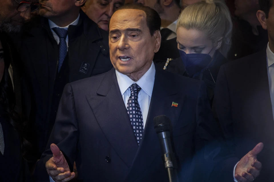 Сильвио Берлускони заявил, что всегда поддерживал Украину, в том числе в вопросе поставок оружия.