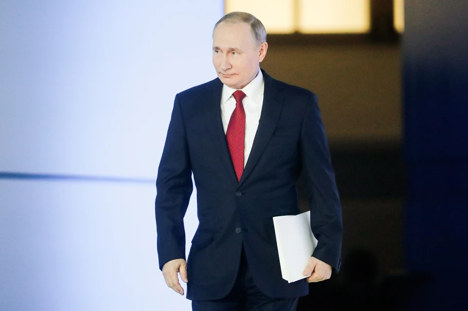 Putin qrant müqabilində LGTB-ni dəstəkləyib dövlətə qarşı çıxış edən müxalifətdən danışdı