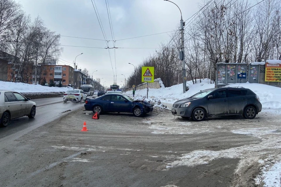Юношу доставили в больницу с различными травмами. Фото: ГИБДД по Новосибирску