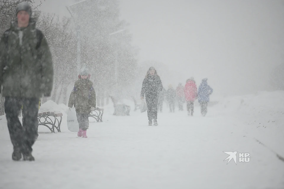 В Екатеринбурге сильный снегопад начался 23 февраля