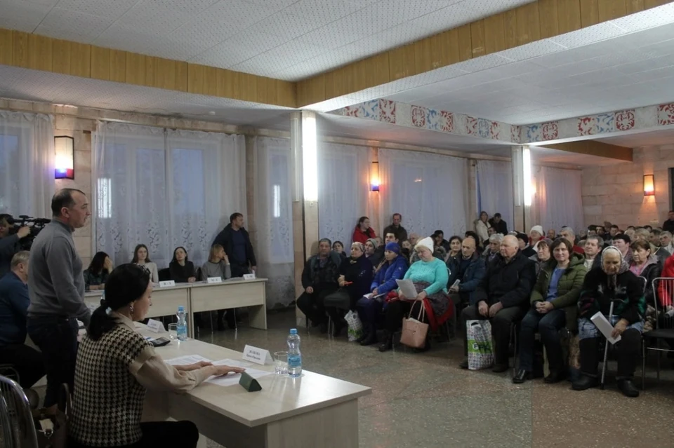 В пяти районах Белгородской области прошли первые сходы граждан с приграничных территорий, где был введен режим ЧС.