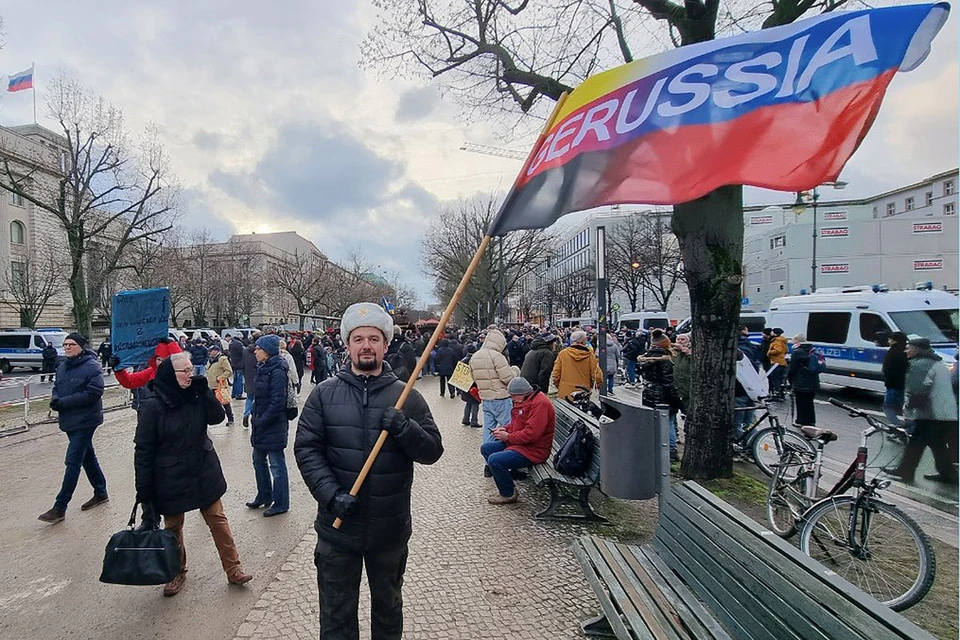 Лидер движения «Геруссия» Вячеслав Всейвальд: "Очень многие хотят переехать! Ко мне уже на улицах немцы подходят, спрашивают".