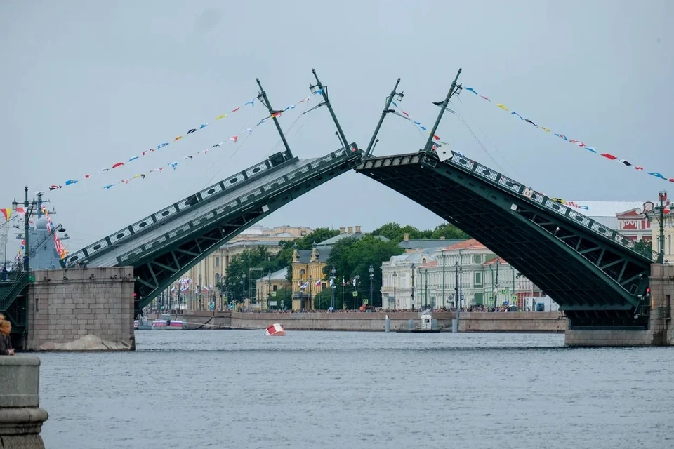 Как строили мосты через неву