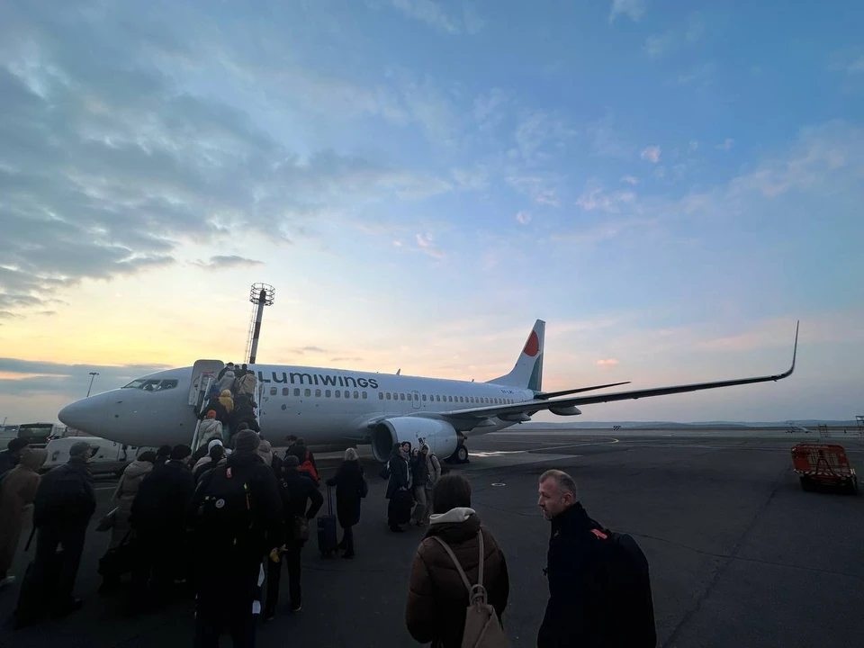 Boeing 737 SX-LWC греческой компании Lumiwings в аэропорту Кишинева.