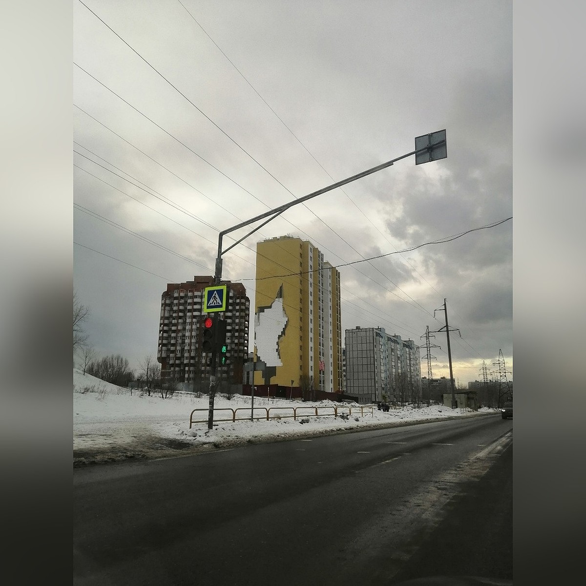 Фасад новостройки-многоэтажки осыпался на ул. Гидротехнической в Тольятти -  KP.RU