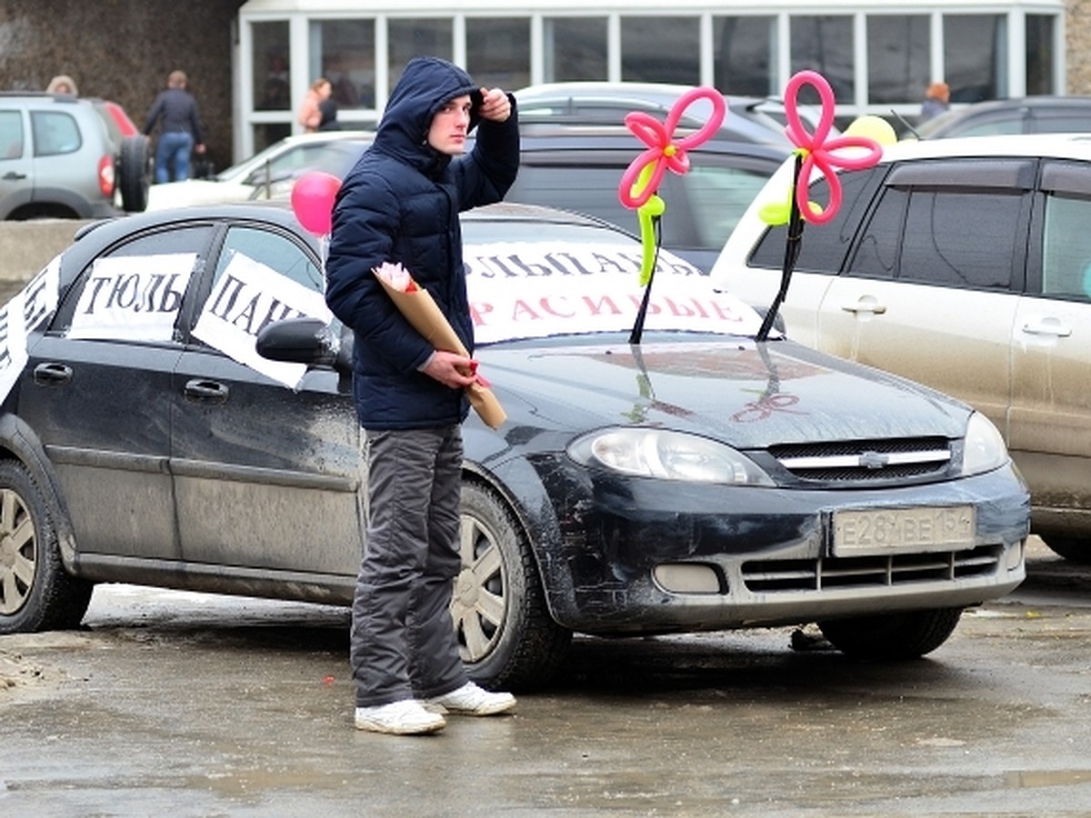 В Новосибирске начали продавать тюльпаны к 8 Марта - KP.RU