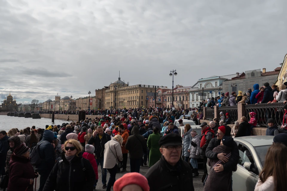 Петербург вошел в тройку популярных туристических направлений в преддверии 8 марта