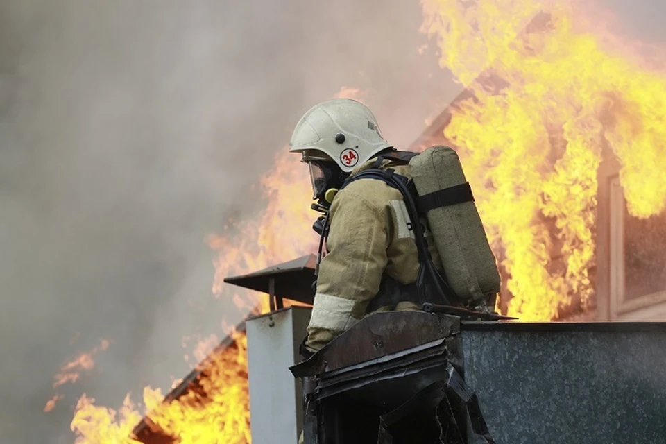 11 пожарных тушили дачу в Хабаровске 8 марта
