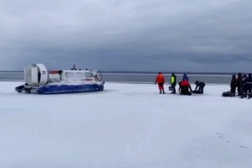 83 рыбака спасли с отколовшихся льдин в Финском заливе. Фото: МЧС России