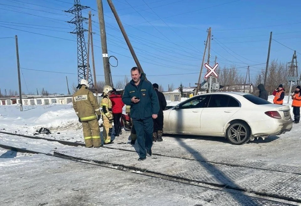 По предварительной информации, виновником аварии является водитель иномарки Фото: Уральская транспортная прокуратура