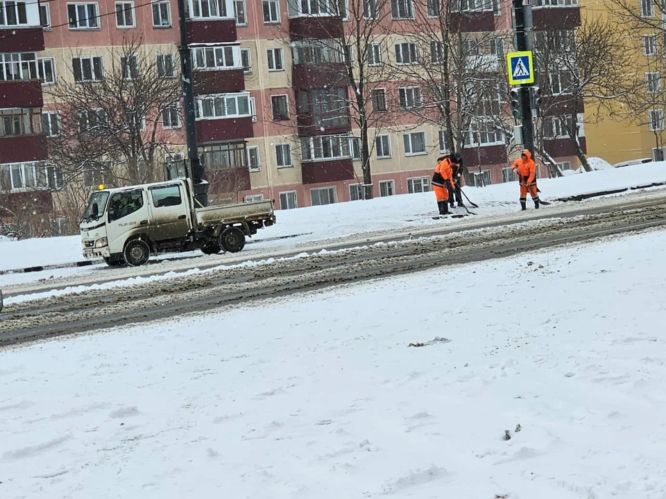 В Южно-Сахалинске устраняют последствия циклона. Фото: пресс-служба мэрии Южно-Сахалинска