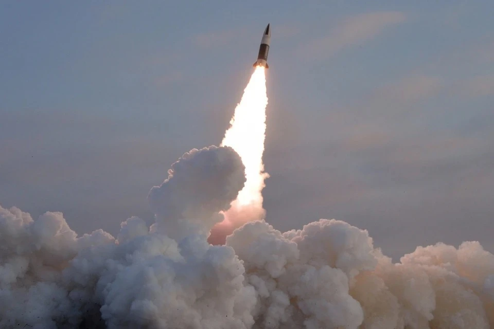 КНДР запустила баллистическую ракету малой дальности в направлении Желтого моря