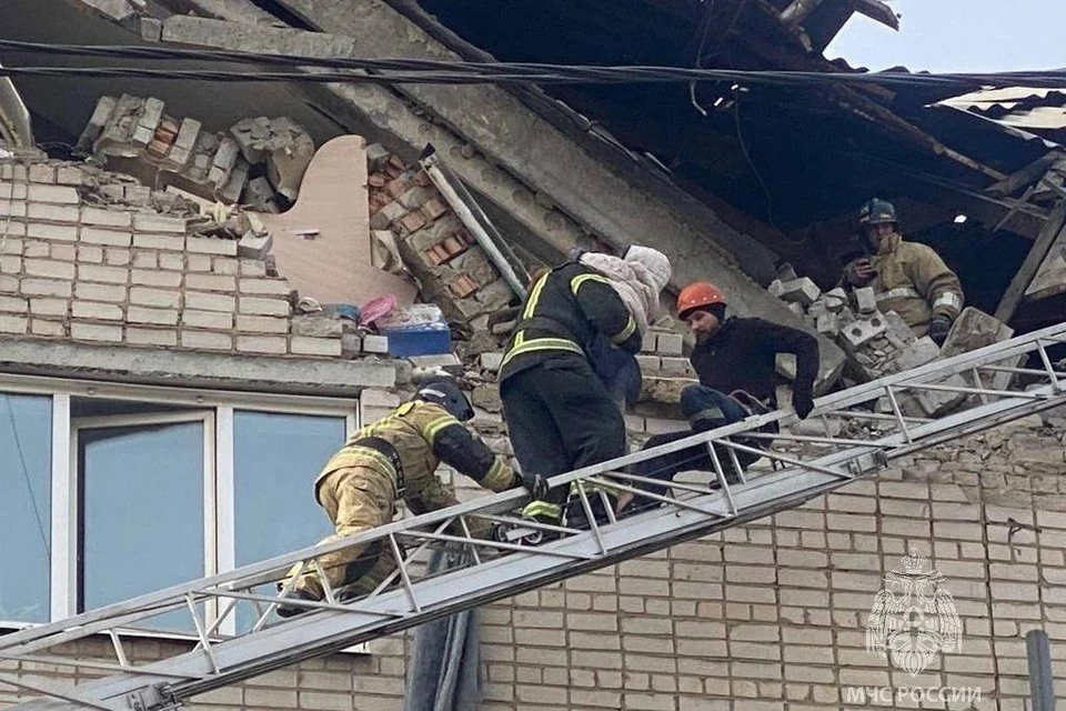«Все заполнилось пылью, началась паника»: Очевидец рассказал про первые минуты после взрыва газа в пятиэтажке в Чите Фото: ГУ МЧС по Иркутской области