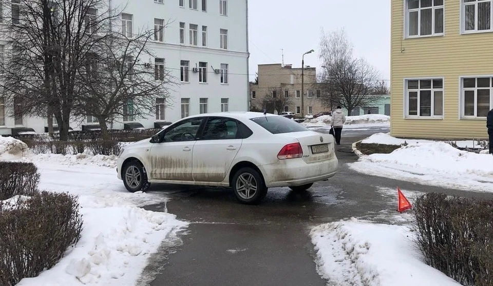 Возле больнице на улице Дмитрия Ульянова в Туле сбили пешехода
