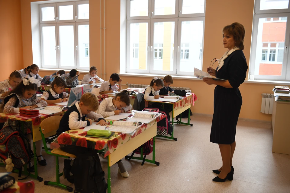 В Ростовской области проведут больше 100 мероприятий в Год педагога и наставника.