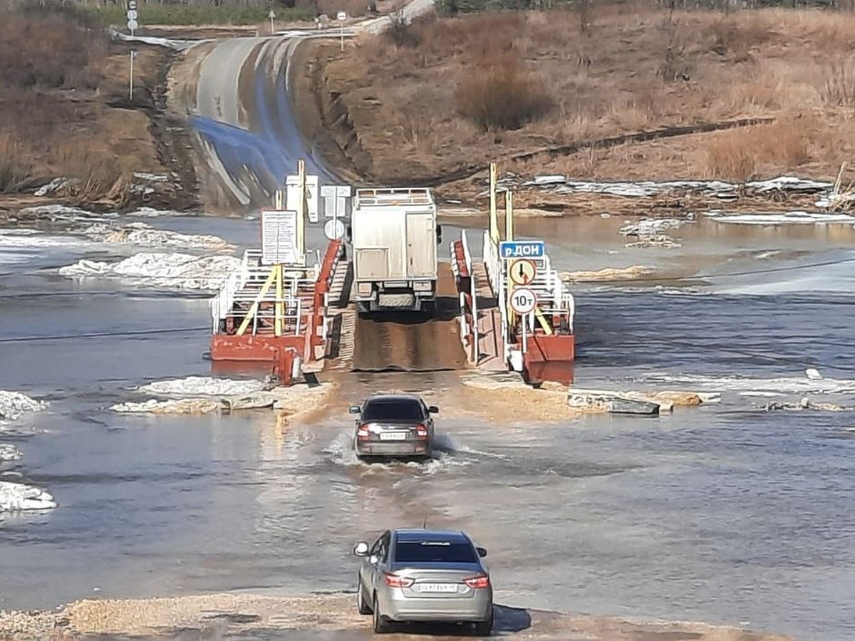 Из-за паводка уберут понтонный мост через реку Дон в селе под Липецком -  KP.RU