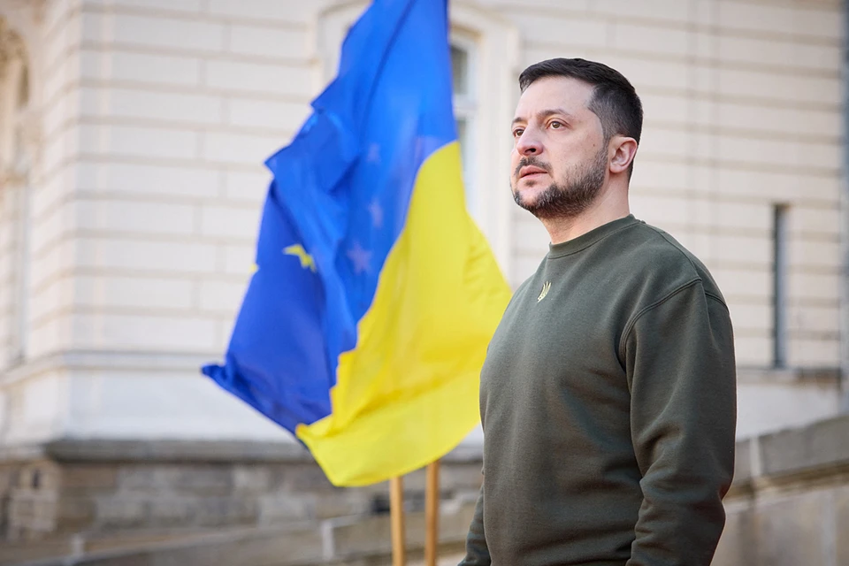 Ментально ущербные и эмоционально возбужденные украинские патриоты оформили петицию с просьбой к Зеленскому "переименовать Россию в Московию"