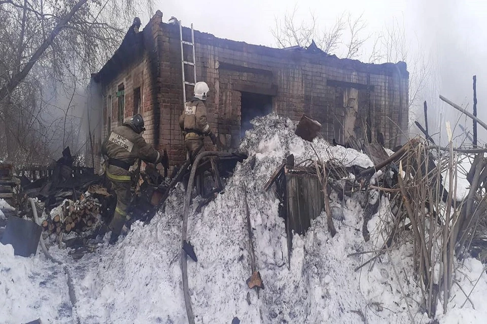 Бастрыкин взял на контроль дело о гибели на пожаре двоих детей в поселке под Новосибирском. Фото: прокуратура НСО.
