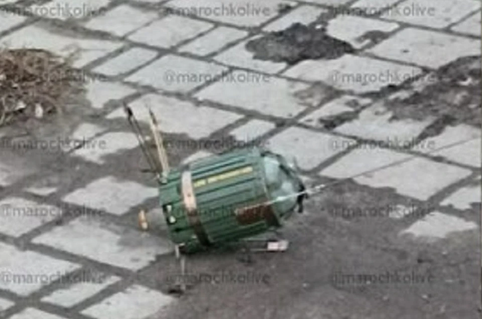 Первые фото с немецкими противотанковыми минами AT2, которые украинские боевики разбросали по городу Сватово. Фото: t.me/marochkolive
