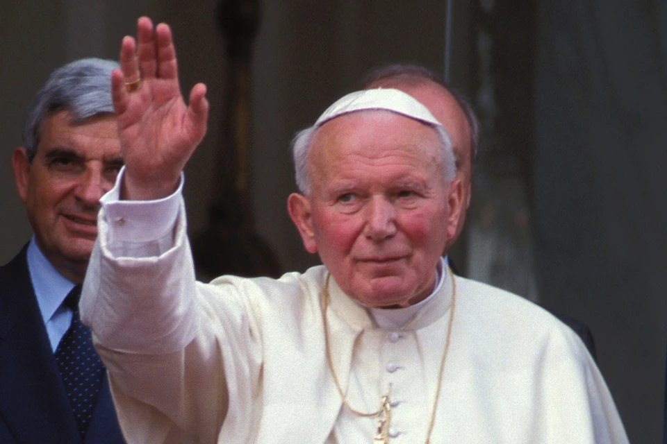 Папу римского Иоанна Павла II обвинили в том, что он покрывал священников-педофилов