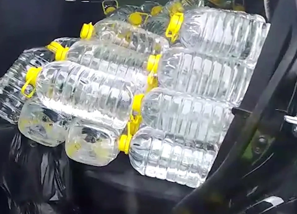 В Волгоградской области остановили внедорожник с огромной партией паленого спирта