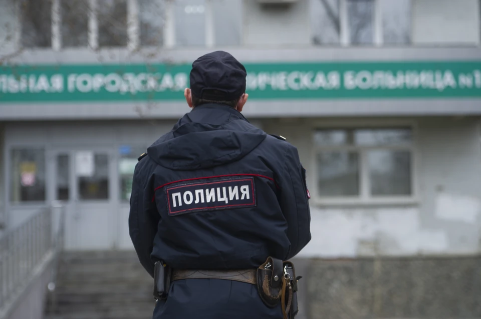Полицейские заметили подозрительного прохожего утром 20 марта на улице Технической