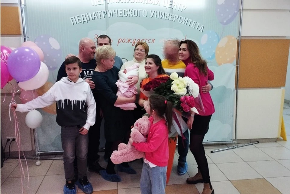 Владимир вернулся со спецоперации, чтобы встретиться с семьей. Фото: Педиатрический университет