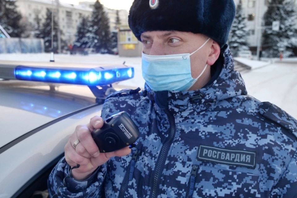 Сотрудники вневедомственной охраны оперативно прибыли на место.